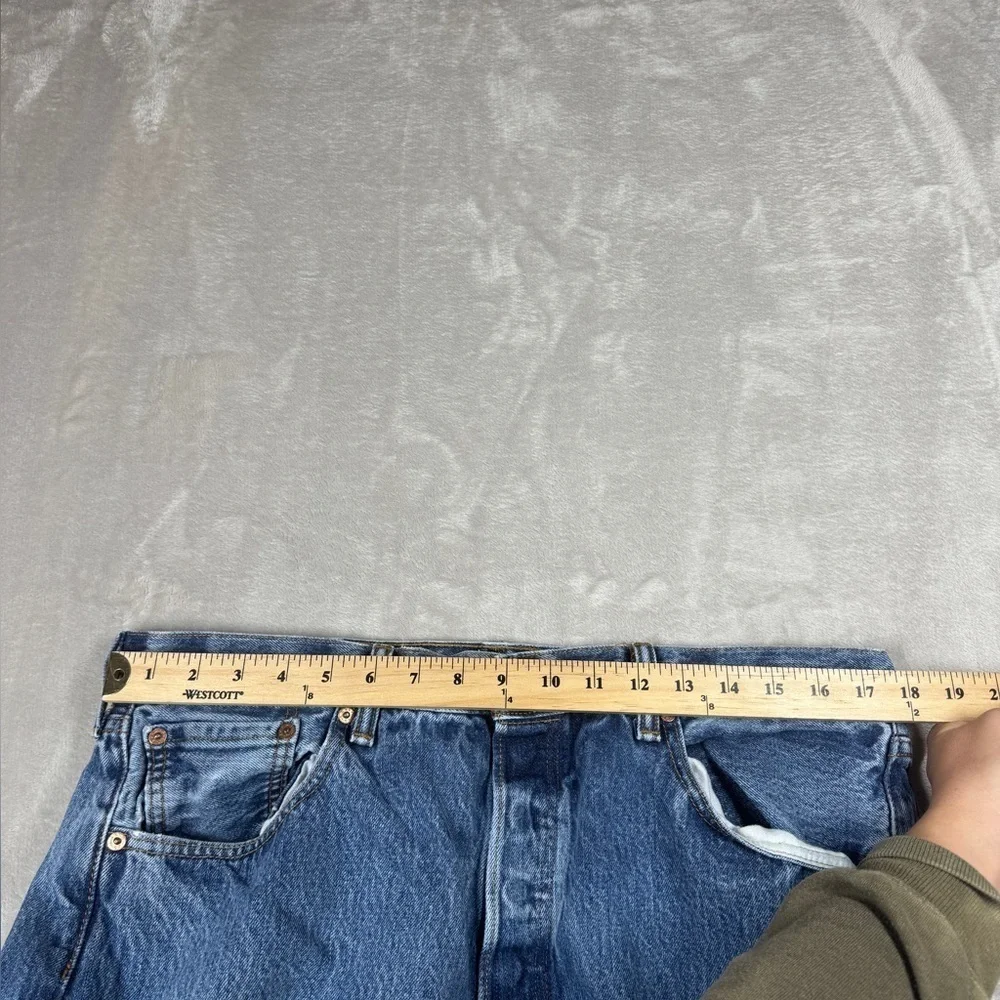 Levi’s Men’s 501 Original Fit 100% Cotton Button Fly Denim Blue Jeans Size 38